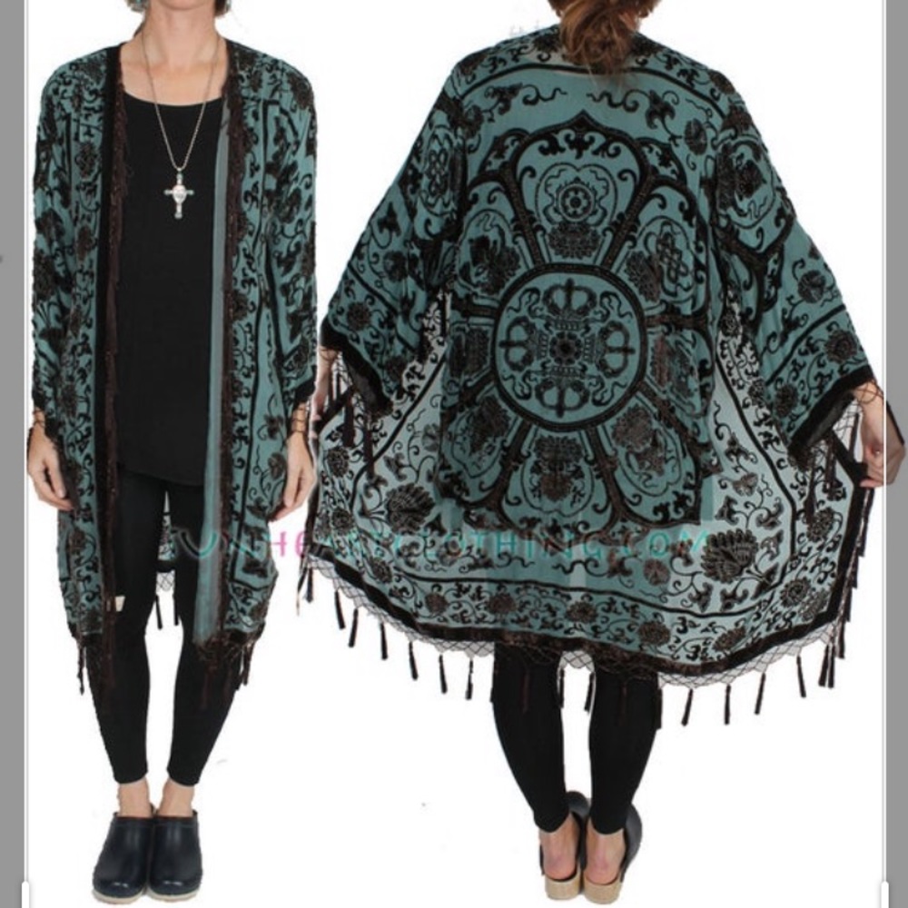 Beautiful teal and brown ceremonial kimono